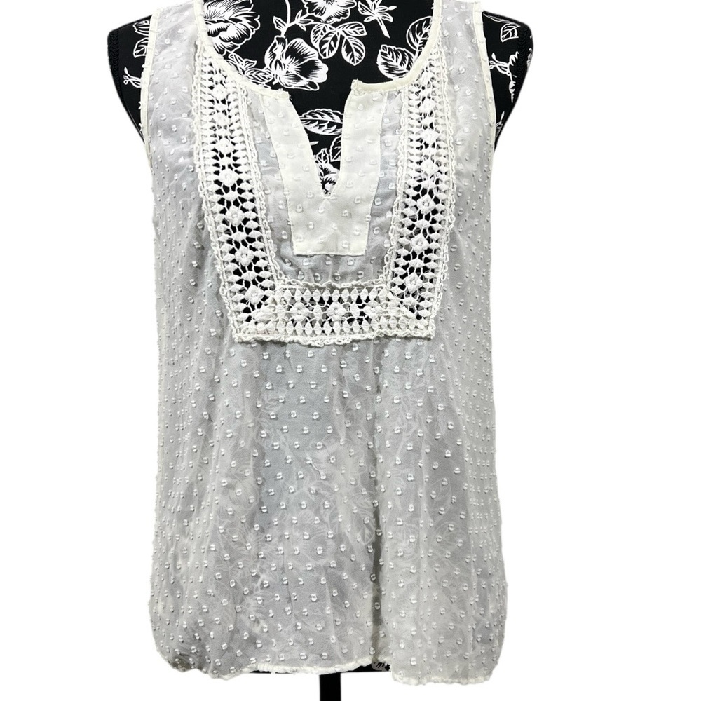 Umgee White Sleeveless‎ Blouse